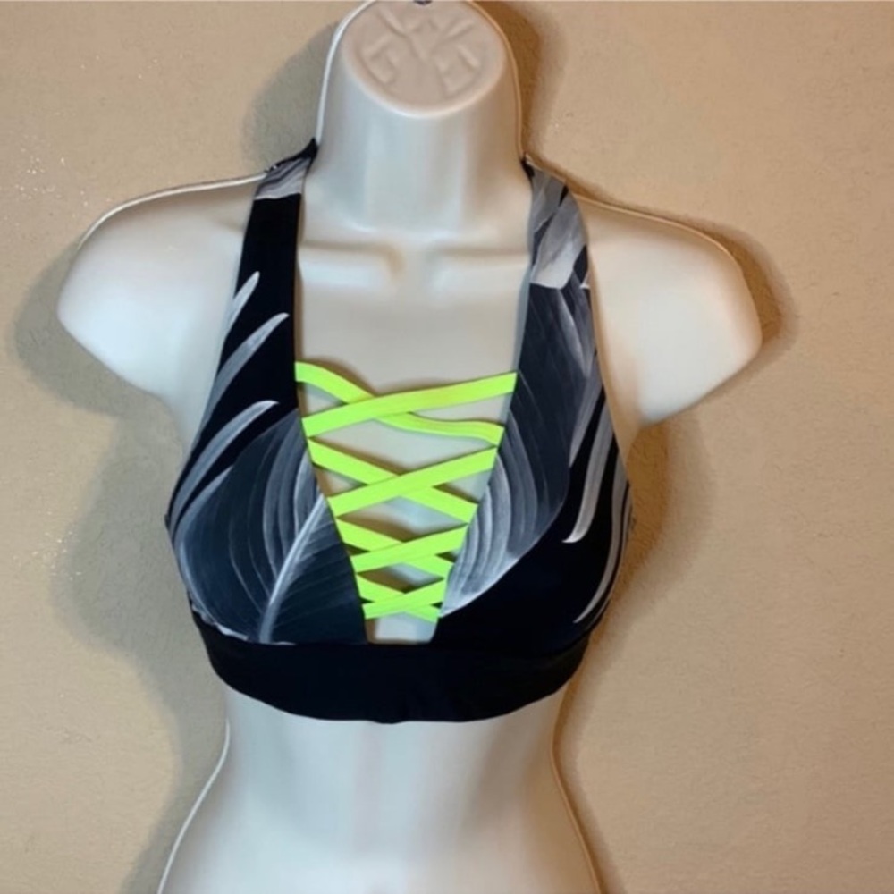 PINK Victoria's Secret Ultimate Unlined Sports Bra Size XS